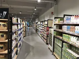 139-biocoop-bron-porte-des-alpes-magasin-bio-epicerie-laitage-lactose-commerce.webp