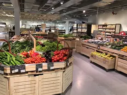139-biocoop-bron-porte-des-alpes-magasin-bio-legume-fruit-tomate.webp